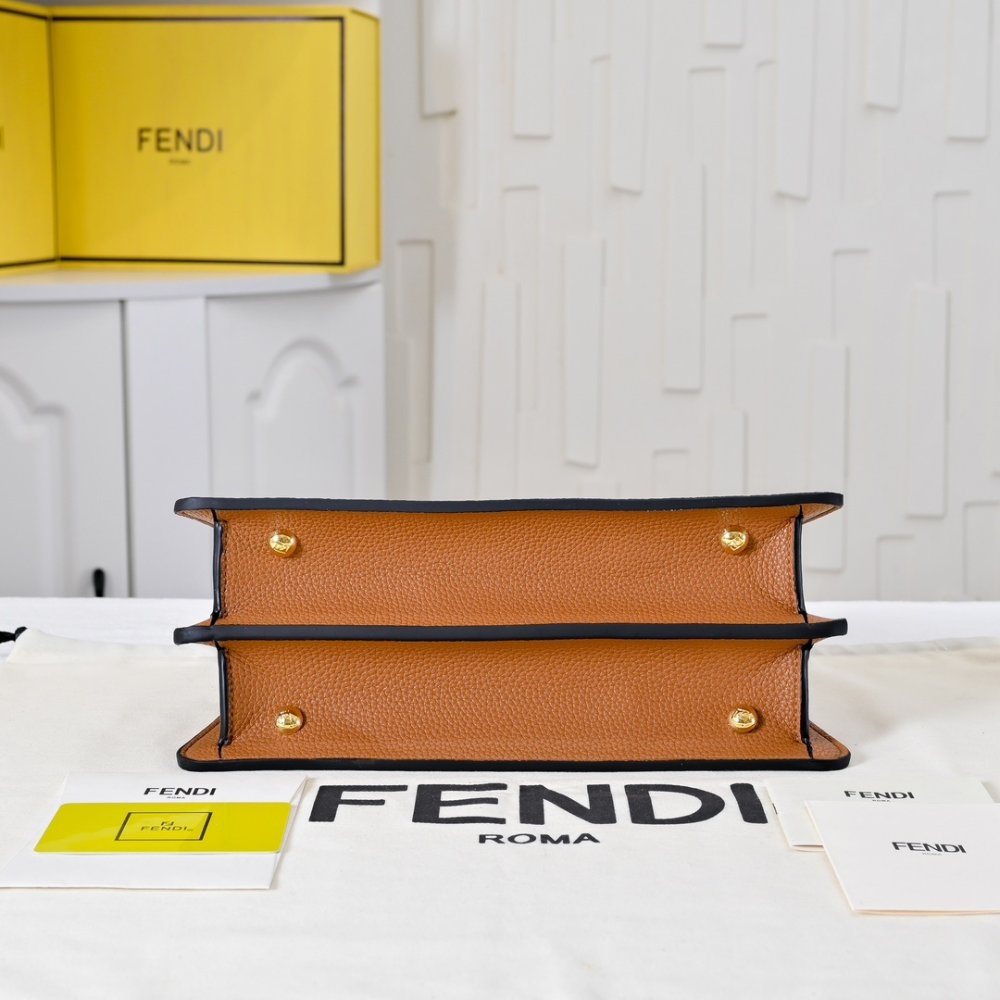Сумка Fendi Peekaboo Iseeu 27 см фото 6
