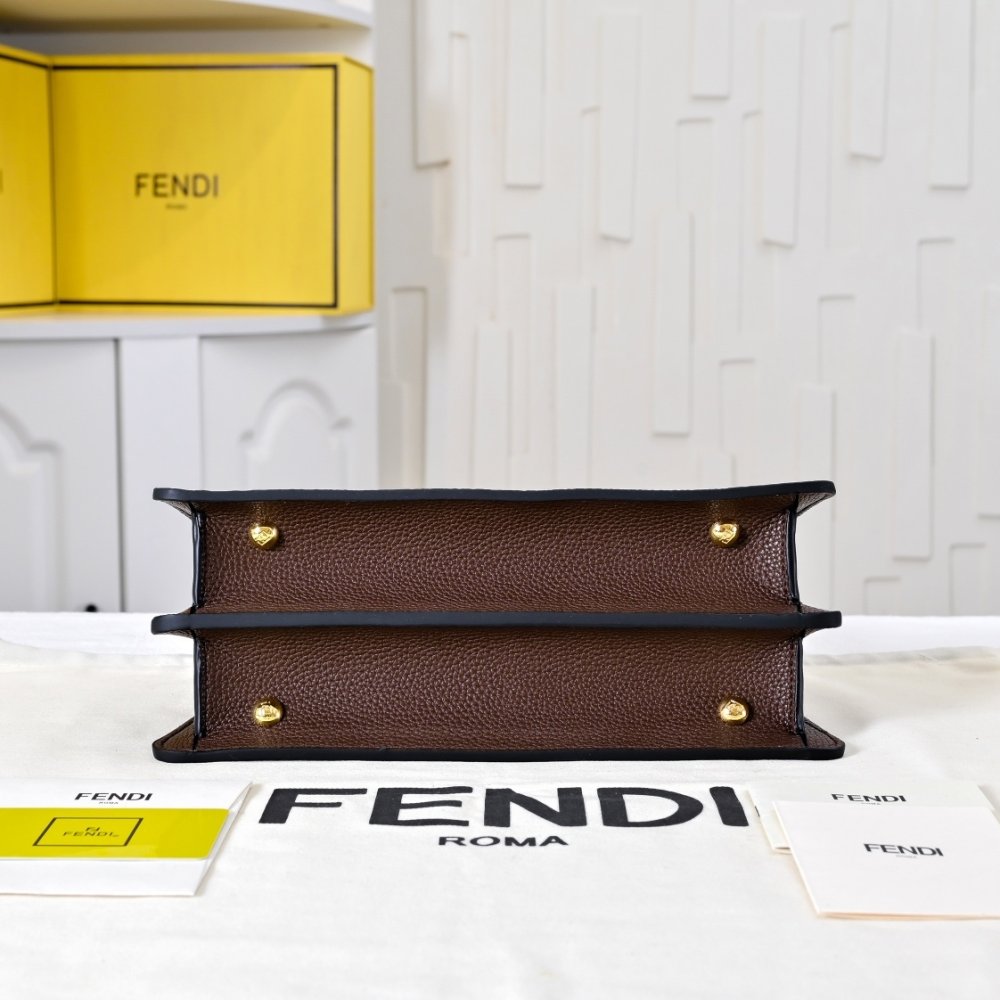 Сумка Fendi Peekaboo Iseeu 27 см фото 7