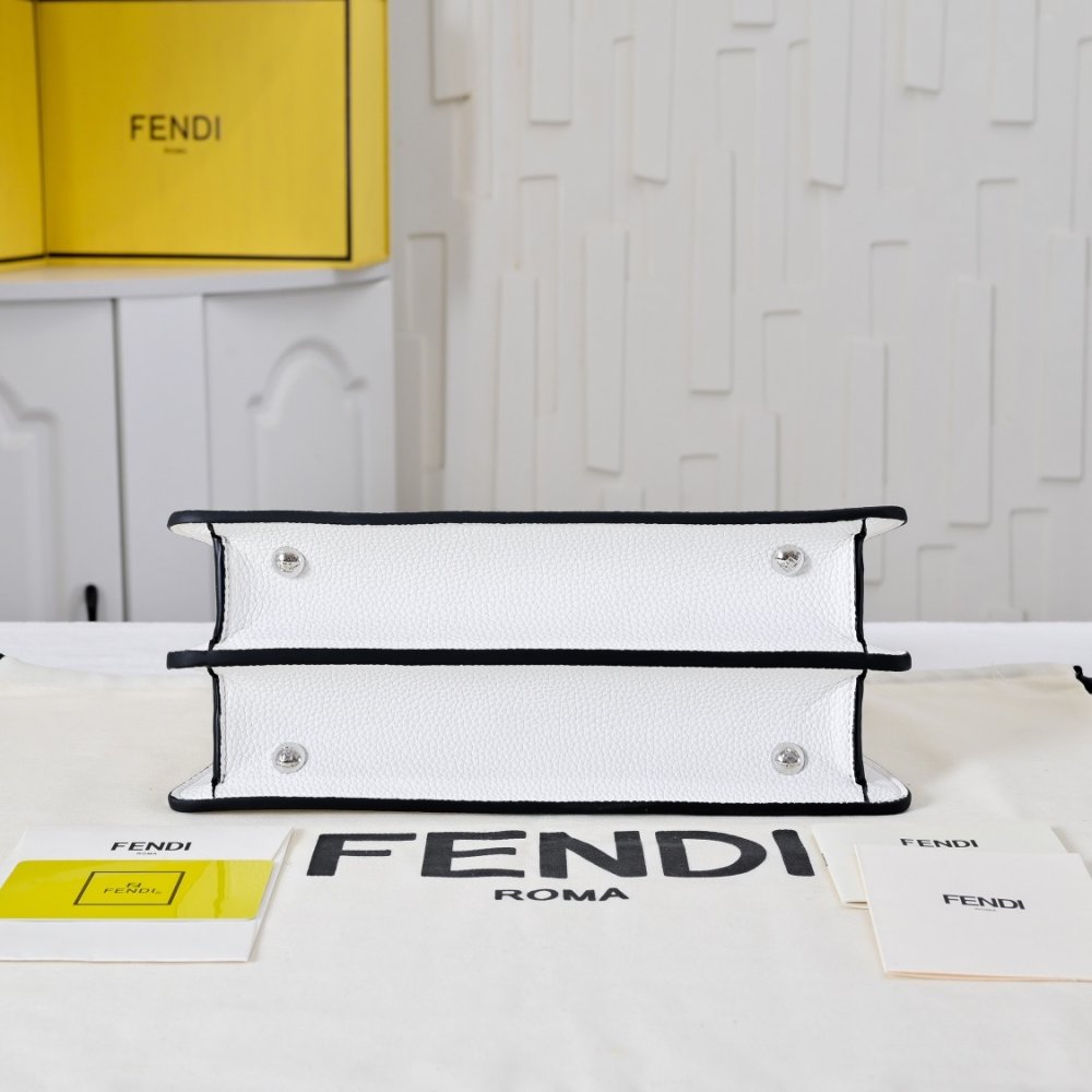 Сумка Fendi Peekaboo Iseeu 27 см фото 8