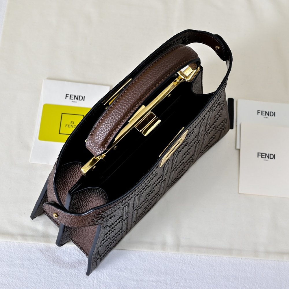 Сумка Fendi Peekaboo Iseeu 27 см фото 9