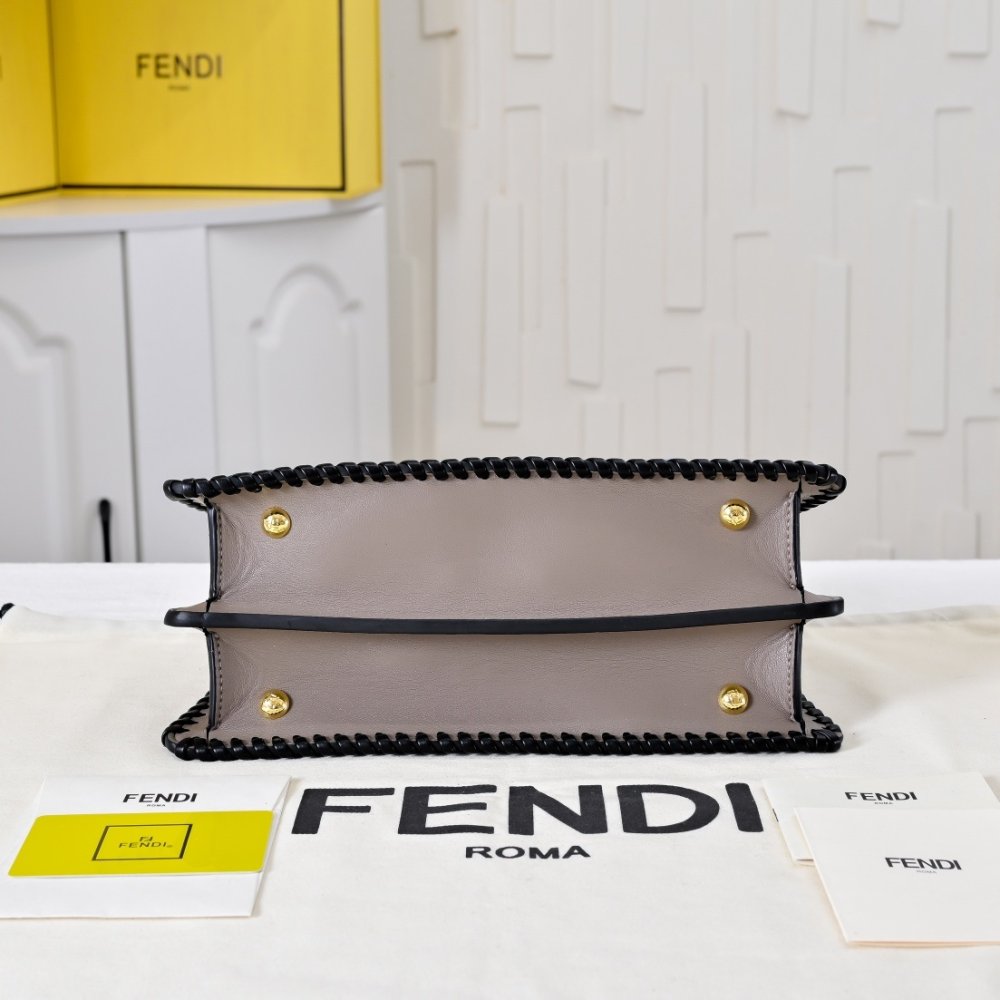 A bag Fendi Peekaboo Iseeu 33 cm фото 6