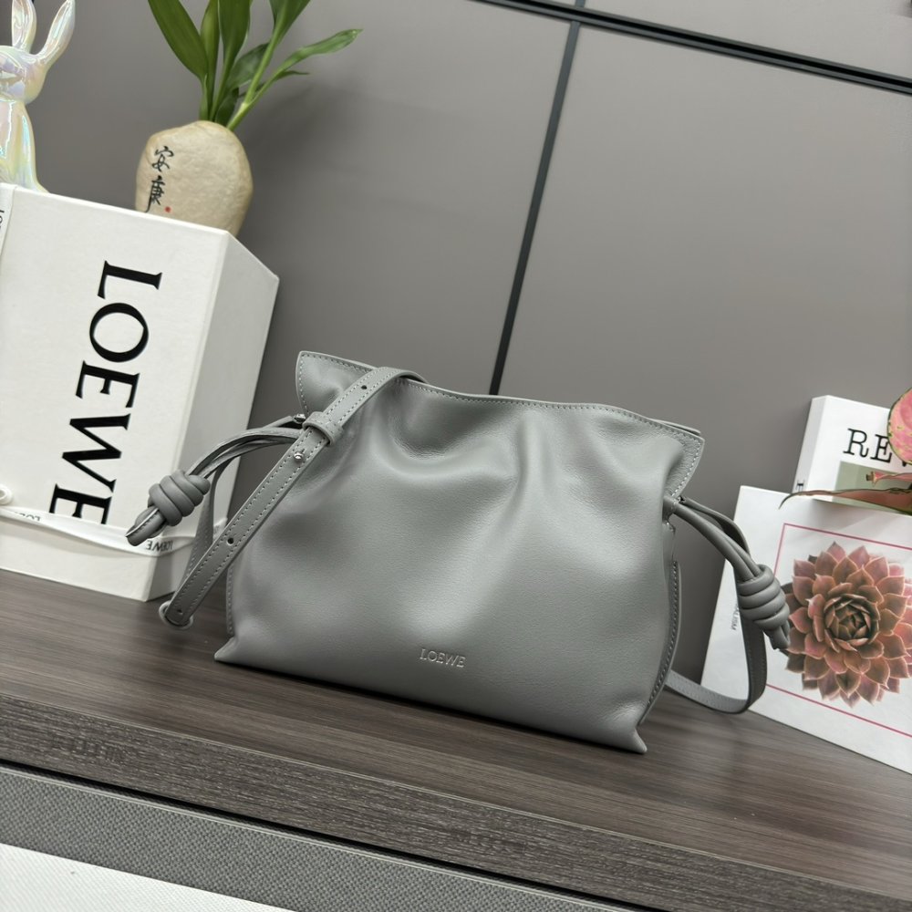A bag Flamenco 23 cm of soft veal skin
