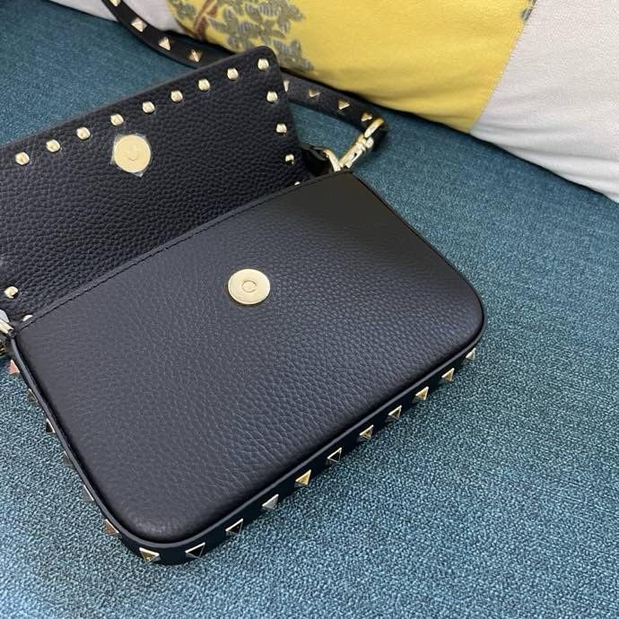 Сумка GARAVANI женская из зернистой кожи с заклёпками 19 см фото 2