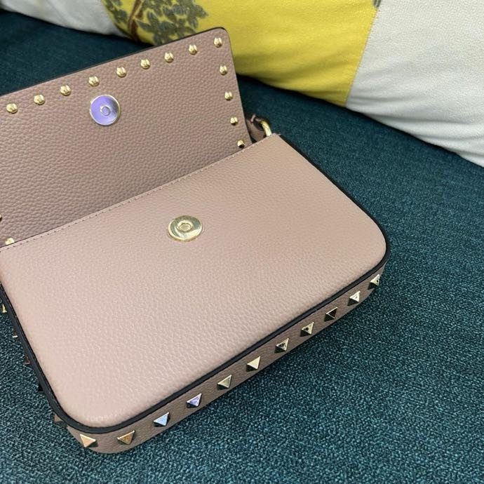 Сумка GARAVANI женская из зернистой кожи с заклёпками 19 см фото 3