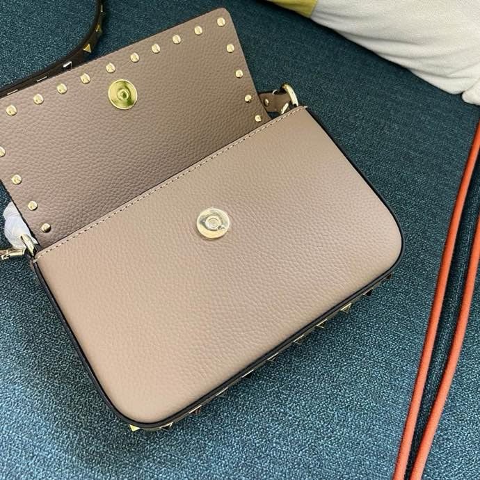 Сумка GARAVANI женская из зернистой кожи с заклёпками 19 см фото 4