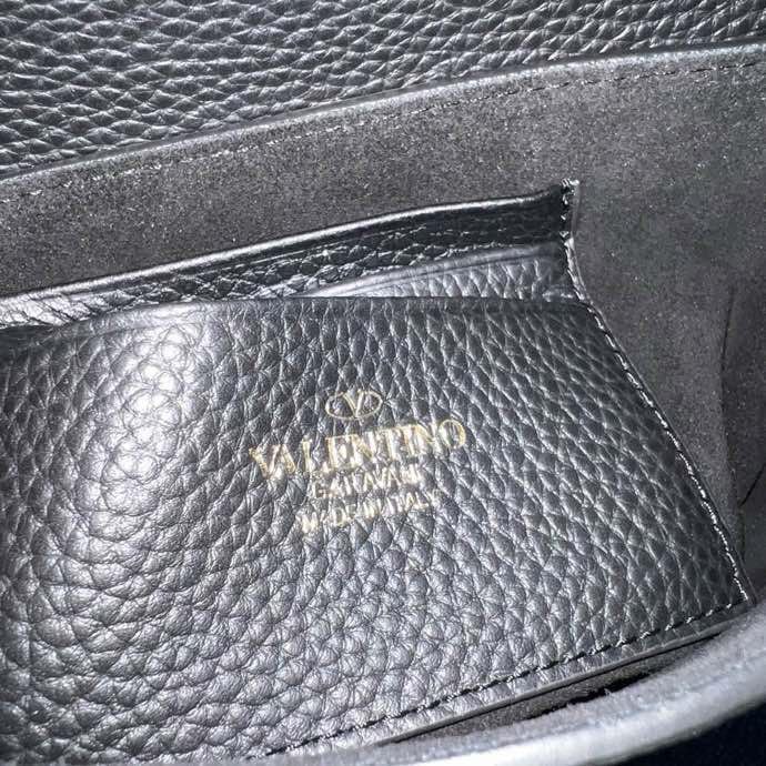 Сумка GARAVANI женская из зернистой кожи с заклёпками 19 см фото 5