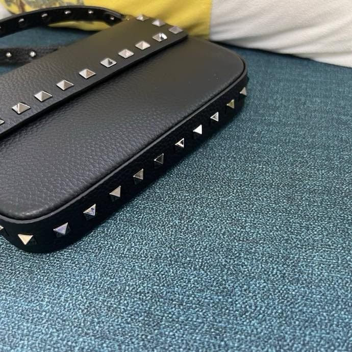 Сумка GARAVANI женская из зернистой кожи с заклёпками 19 см фото 5