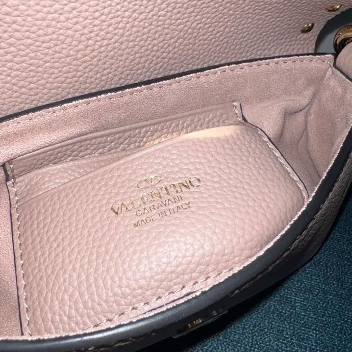 Сумка GARAVANI женская из зернистой кожи с заклёпками 19 см фото 6