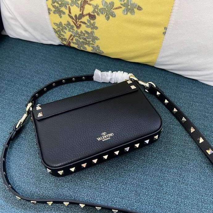 Сумка GARAVANI женская из зернистой кожи с заклёпками 19 см фото 6