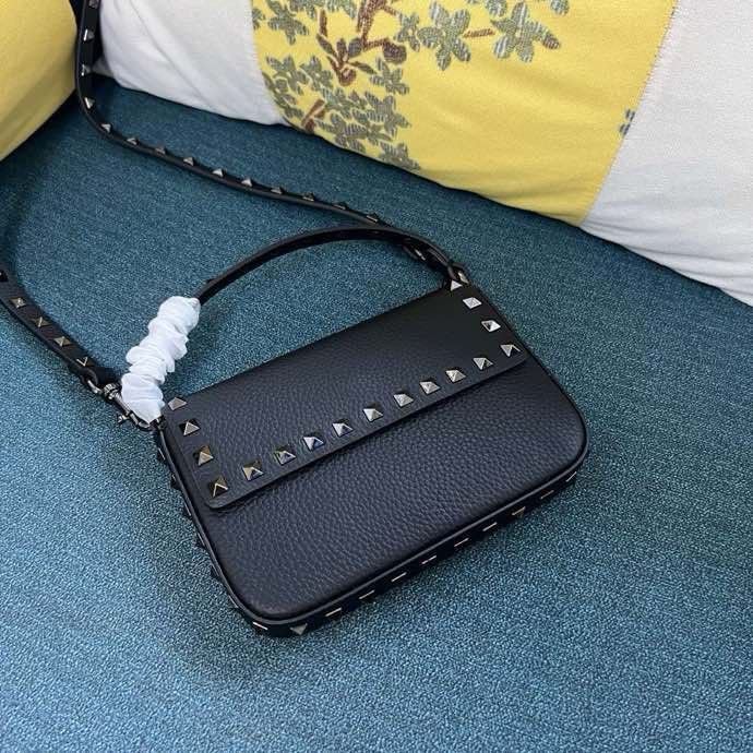 Сумка GARAVANI женская из зернистой кожи с заклёпками 19 см фото 6