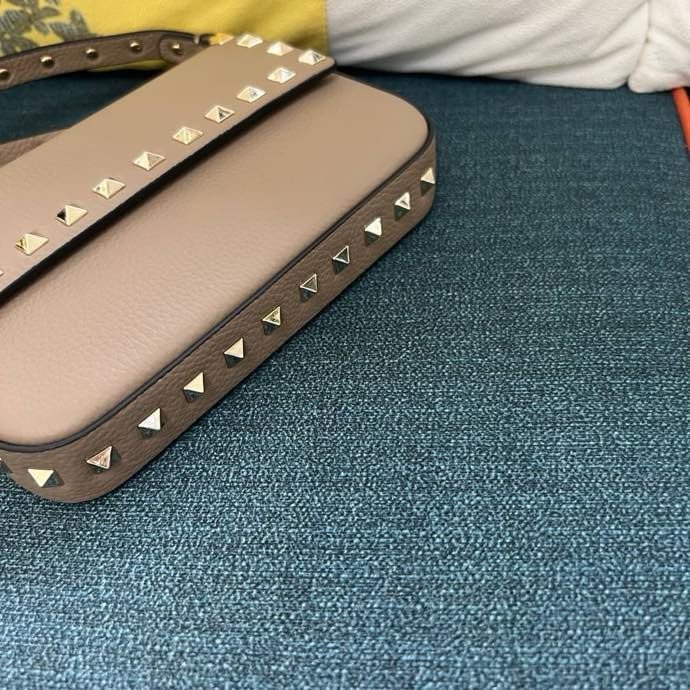 Сумка GARAVANI женская из зернистой кожи с заклёпками 19 см фото 6