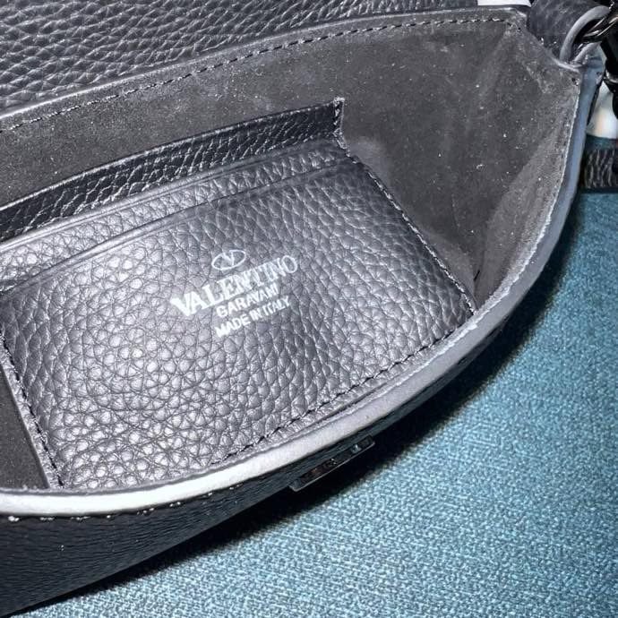 Сумка GARAVANI женская из зернистой кожи с заклёпками 19 см фото 8