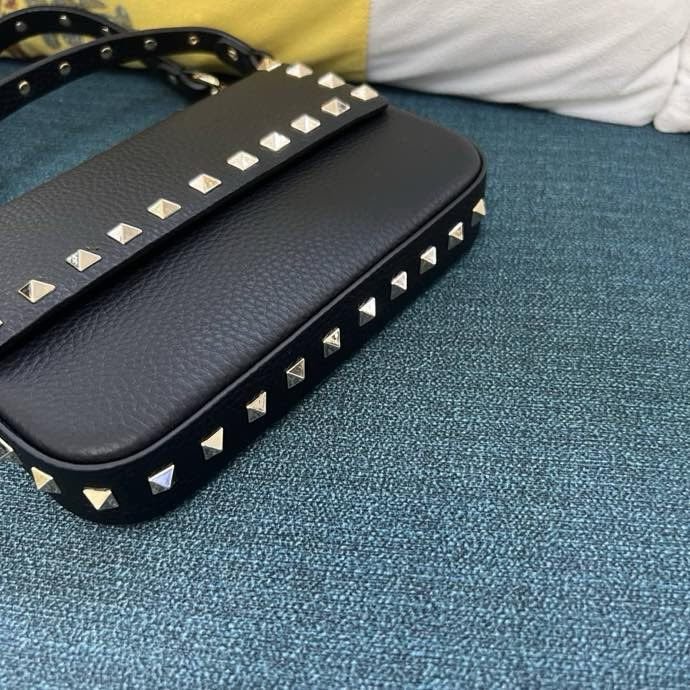 Сумка GARAVANI женская из зернистой кожи с заклёпками 19 см фото 9