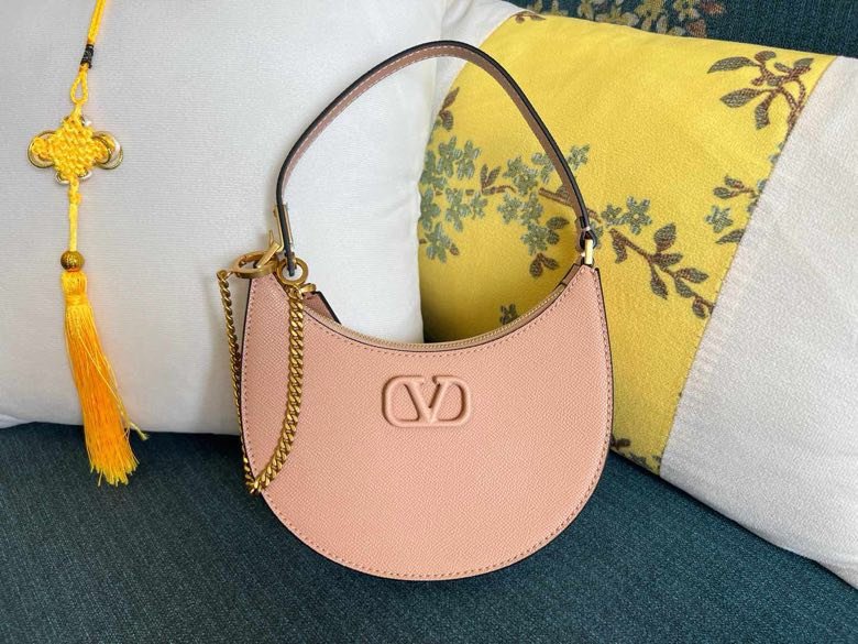 Сумка HOBO VLOGO SIGNATURE кожаная 20 см