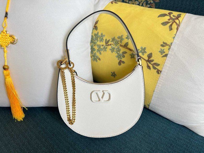 Сумка HOBO VLOGO SIGNATURE кожаная 20 см