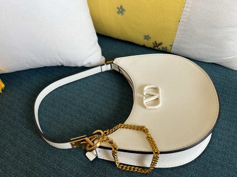 Сумка HOBO VLOGO SIGNATURE кожаная 20 см фото 2