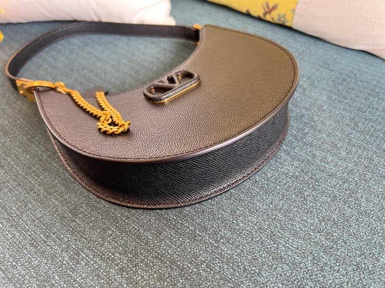 Сумка HOBO VLOGO SIGNATURE кожаная 20 см фото 2