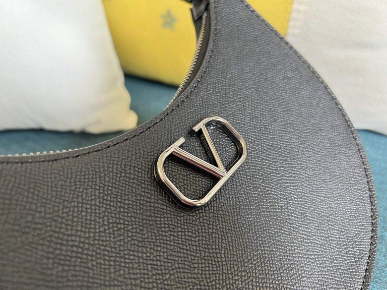 Сумка HOBO VLOGO SIGNATURE кожаная 20 см фото 7