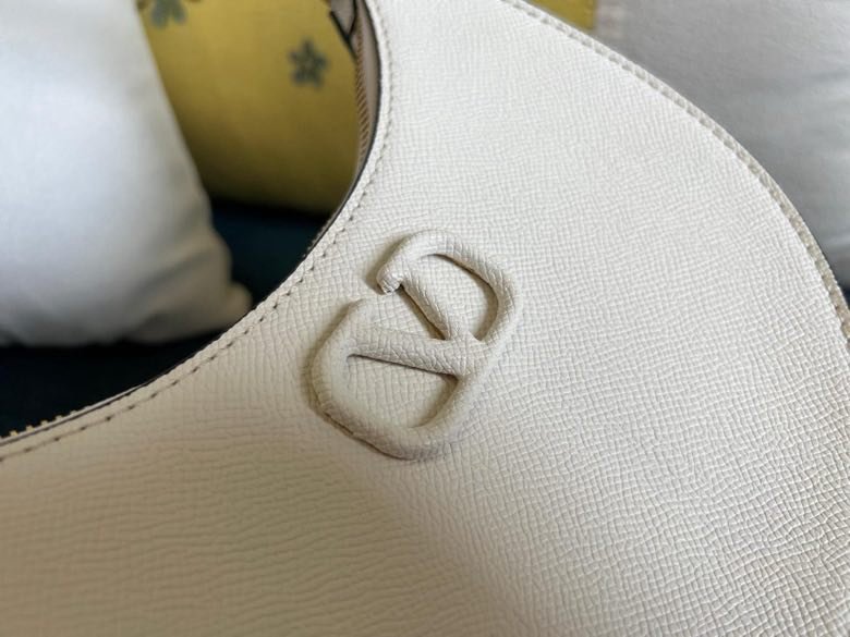 Сумка HOBO VLOGO SIGNATURE кожаная 20 см фото 7