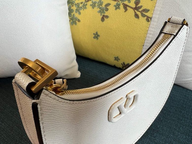 Сумка HOBO VLOGO SIGNATURE кожаная 20 см фото 8