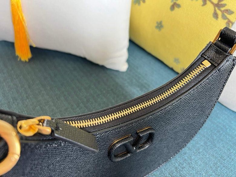 Сумка HOBO VLOGO SIGNATURE кожаная 20 см фото 8