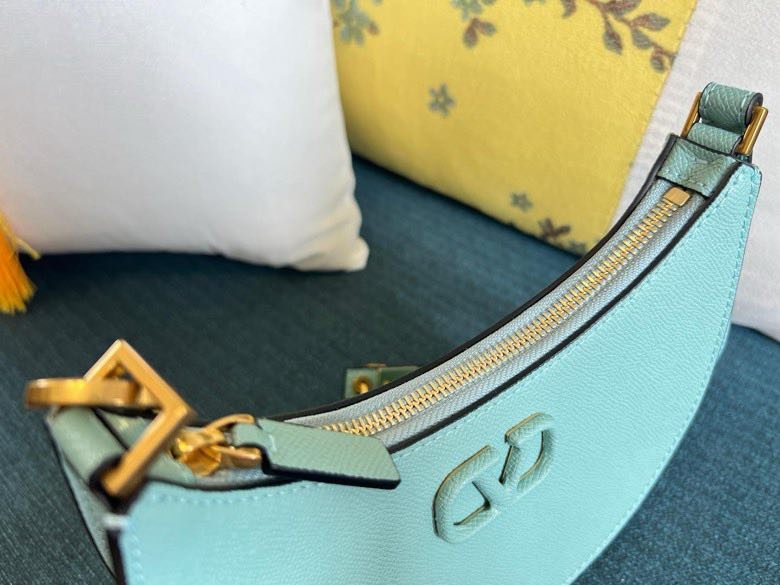 Сумка HOBO VLOGO SIGNATURE кожаная 20 см фото 8