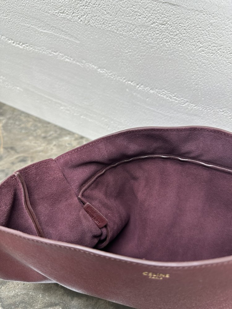 Сумка из мягкой кожи Triomphe Besace 32 см фото 9