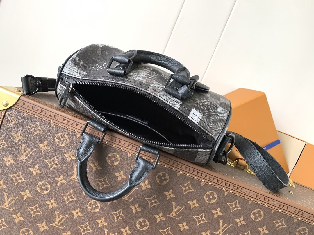 Сумка Keepall Bandouliere 25 фото 8