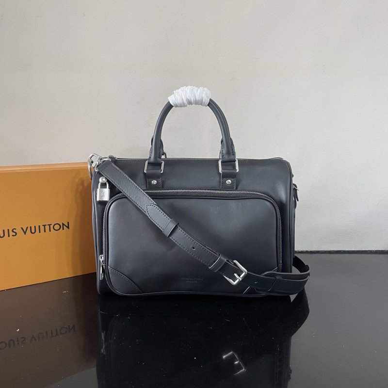 A bag Keepall Cargo Bandouliere 35