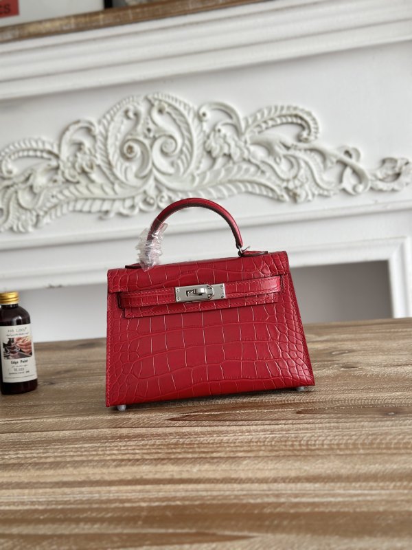 Сумка Kelly mini 19 см из коровьей кожи с тиснением под крокодила