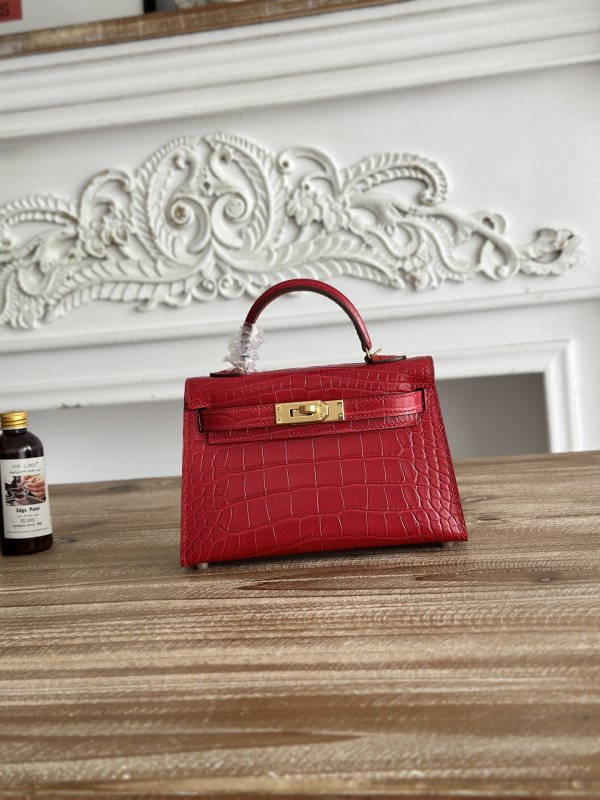 Сумка Kelly mini 19 см из коровьей кожи с тиснением под крокодила