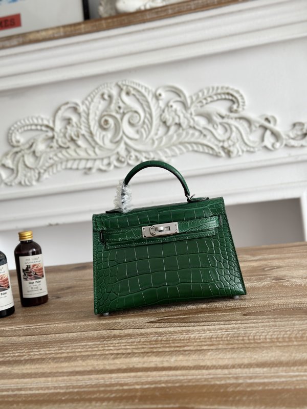 Сумка Kelly mini 19 см из коровьей кожи с тиснением под крокодила