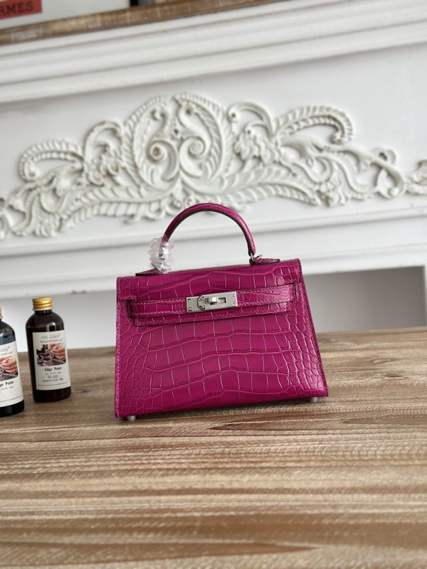 Сумка Kelly mini 19 см из коровьей кожи с тиснением под крокодила