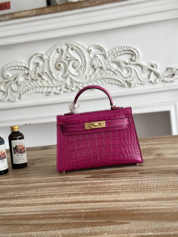 Сумка Kelly mini 19 см из коровьей кожи с тиснением под крокодила