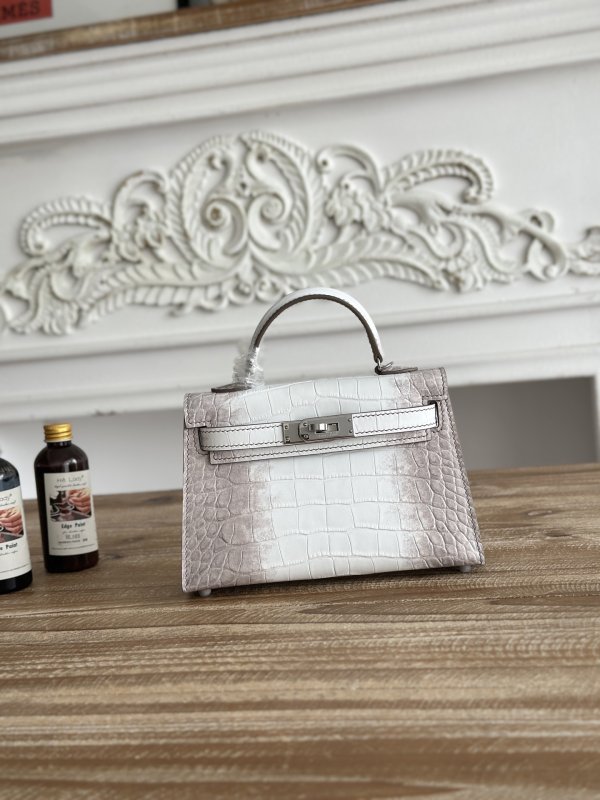 Сумка Kelly mini 19 см из коровьей кожи с тиснением под крокодила