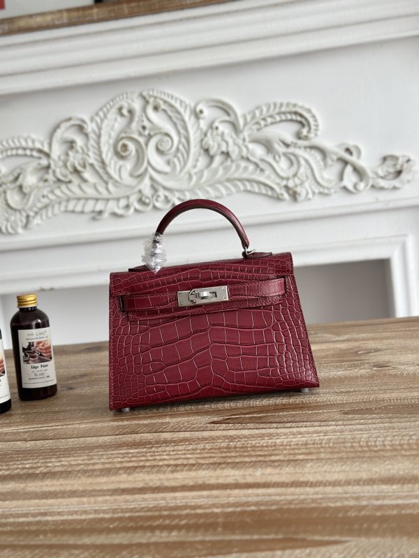 Сумка Kelly mini 19 см из коровьей кожи с тиснением под крокодила