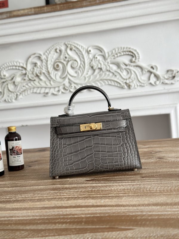 Сумка Kelly mini 19 см из коровьей кожи с тиснением под крокодила