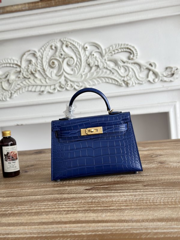 Сумка Kelly mini 19 см из коровьей кожи с тиснением под крокодила