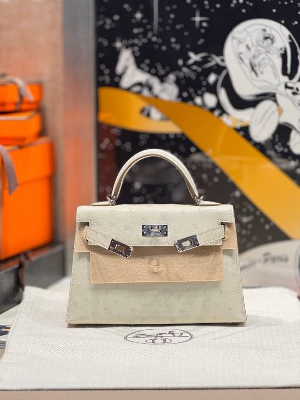 Сумка Kelly Mini 20 см из кожи страуса