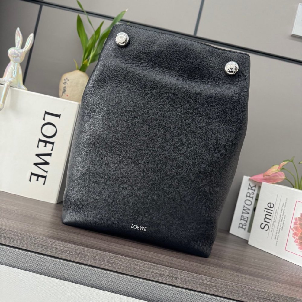 A bag hobo 27 cm of soft grained veal skin