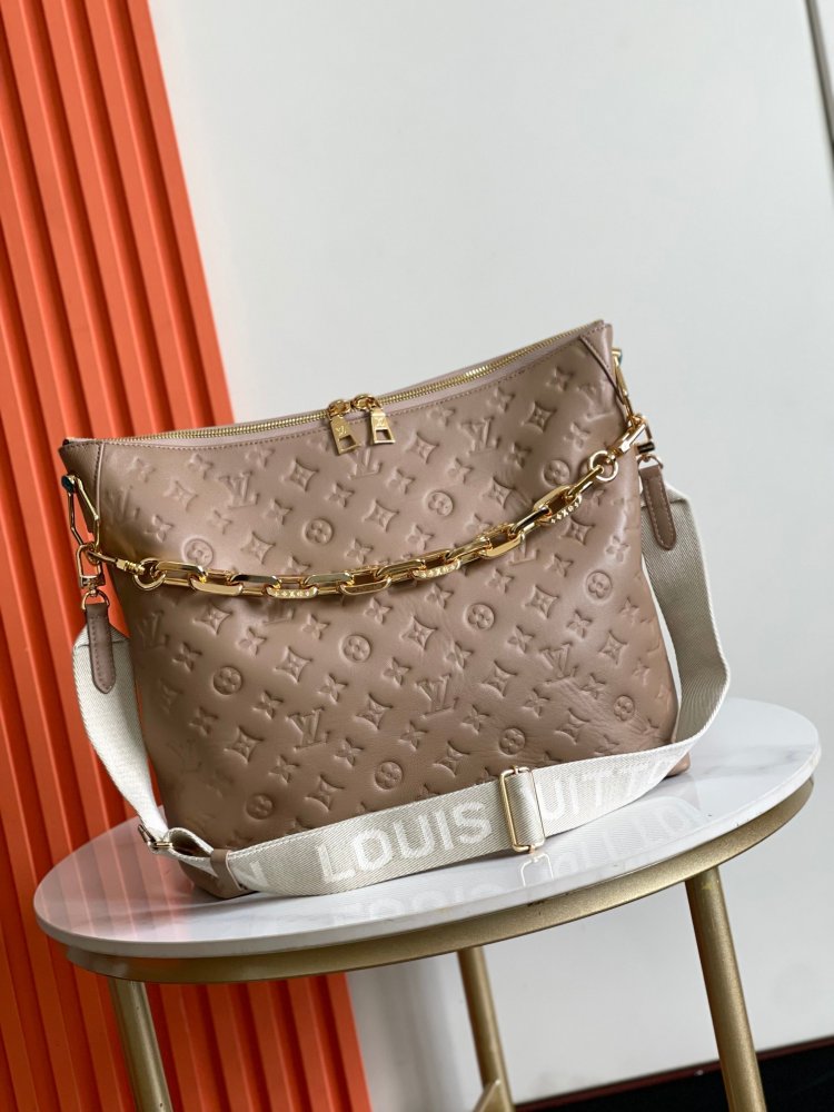 Сумка хобо Coussin кожаная 38 см