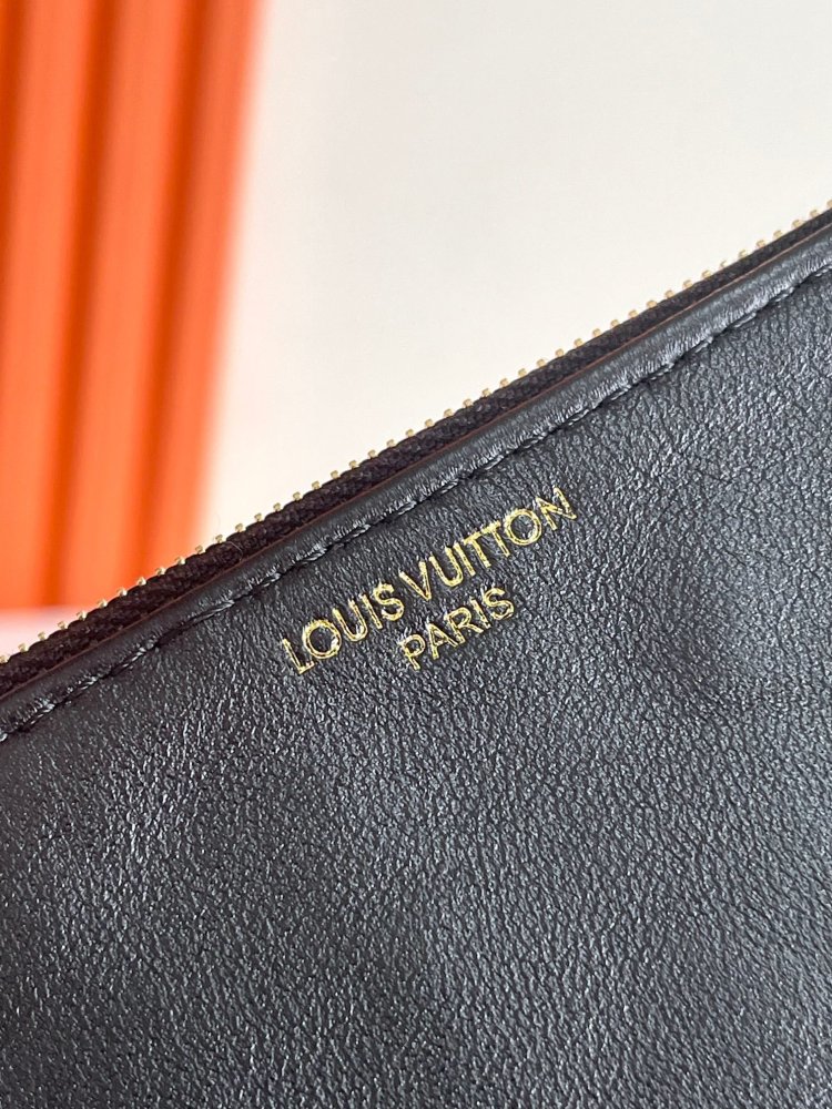 A bag hobo Coussin leather 38 cm фото 6