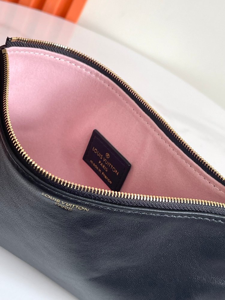 A bag hobo Coussin leather 38 cm фото 7