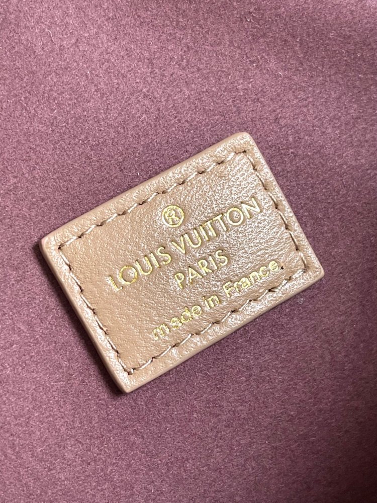 Сумка хобо Coussin кожаная 38 см фото 8