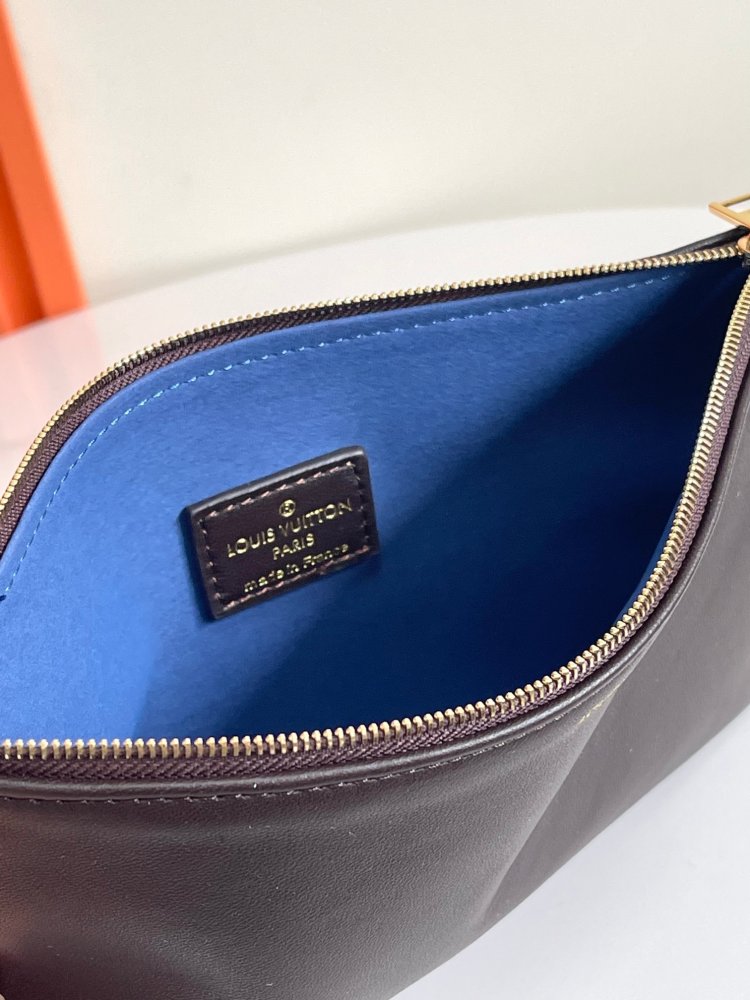 A bag hobo Coussin leather 38 cm фото 8