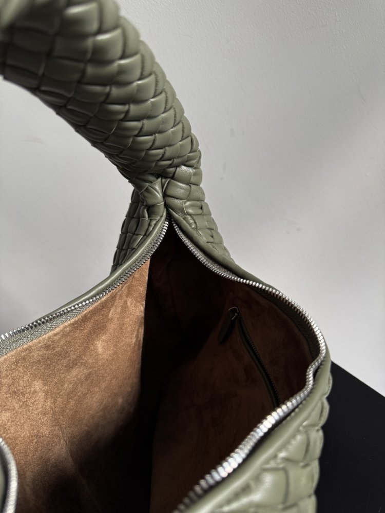 Сумка хобо из плетеной кожи 44 см фото 8