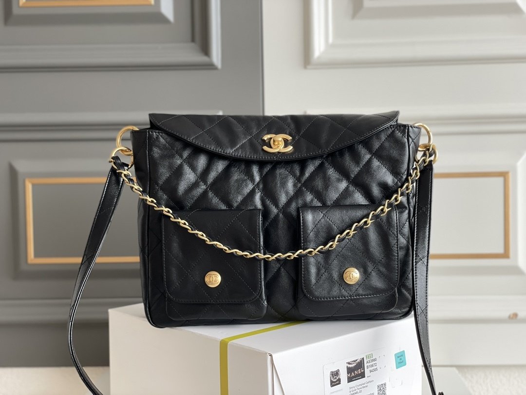 Сумка хобо кожаная Chanel 24P 30 см