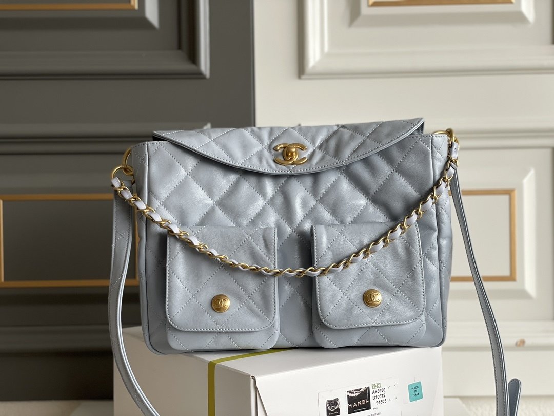 Сумка хобо кожаная Chanel 24P 30 см