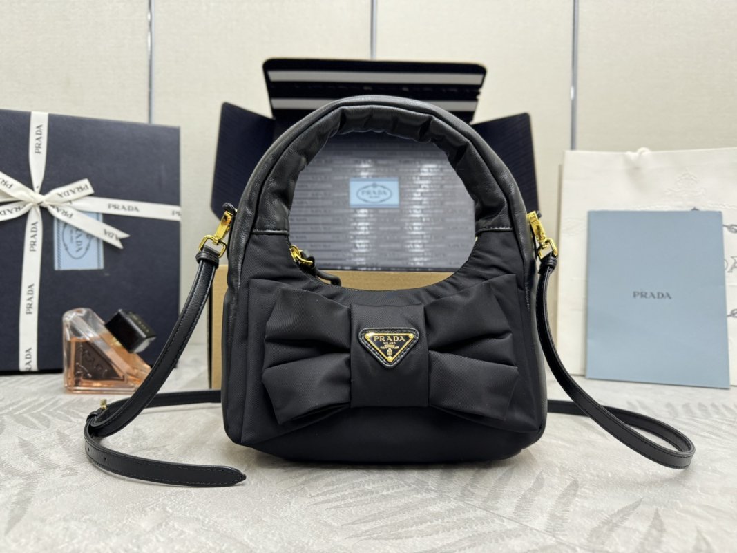 Сумка хобо с бантом 1BC241 22 см