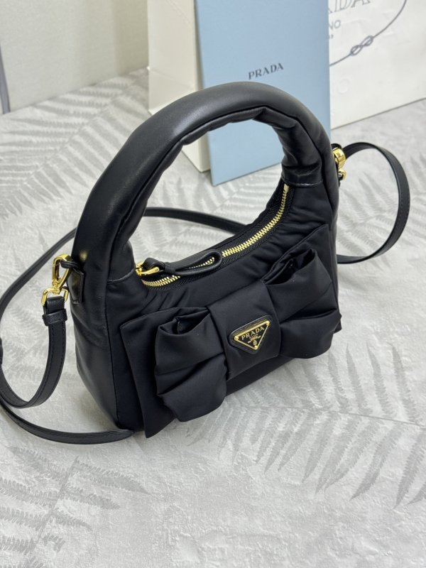 Сумка хобо с бантом 1BC241 22 см фото 3